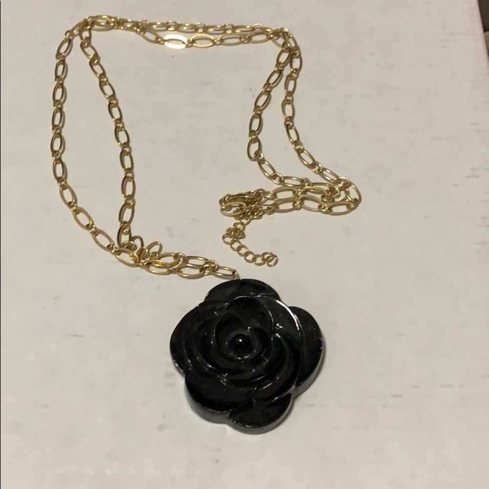 Black lacquered flower necklace